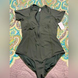 NWT Sea Level Australia Short Sleeve One Piece Swimsuit Surfsuit